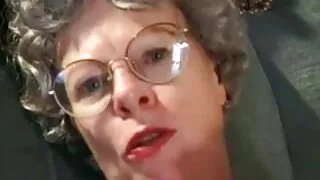 Yuu sexe porno amateur francais sakura, une ado japonaise chaude, se fait fister la CHATTE