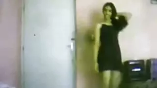 Un cocu blanc regarde sa lubrique Cecilia Vega sucer films porno français complet 2 bites noires