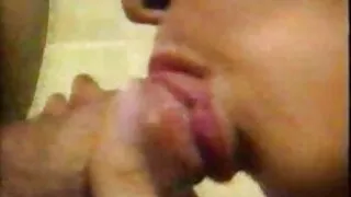La blonde plantureuse Vivian West chevauche une bite pendant que deux monstres la regardent film x français gratuit amateur