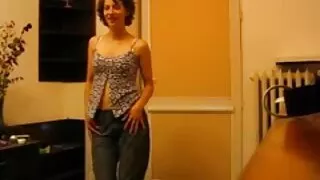 La mignonne japonaise Kanon Hanai fait travailler son sexe video amateur français cul serré