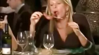Une femme salope insatiable fait une pipe miam-miam et film porno allemand se fait baiser la chatte