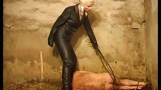 La séductrice élancée vous taquine avec de petits seins et un arraché doux film porno francais complet et séduisant