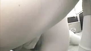 De jolies filles japonaises video porno vf gratuit sucent de petites bites dans un lieu public