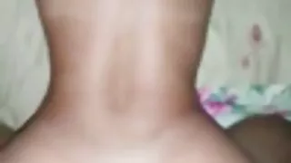La salope potelée Madoka Ayukawa suce une bite dans une salle de porno francais categorie sport