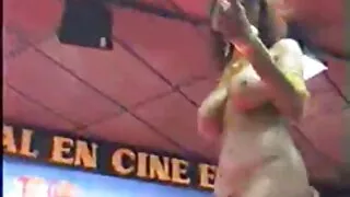 La méchante porono allemand blonde Jamie Woods demande une grosse bite noire tout le temps