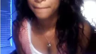 Adrian Maya, une fille au gros cul, s'huile film sexe francais et chevauche une bite à l'envers et face à face