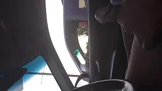 Le mec excité Bruno d'Italie demande à une vraie salope bouclée de faire plaisir à porno francais vf sa bite