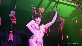 Stella pratique films porno allemand le sexe hardcore à la maison avec l'un de ses partenaires