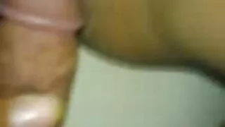 Une copine brune chaude se fait cueillir la video x gratuite française chatte par derrière