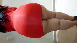 Séduisante brune sexy nommée Harley Valley film porno en français provoque la chatte avec un énorme jouet